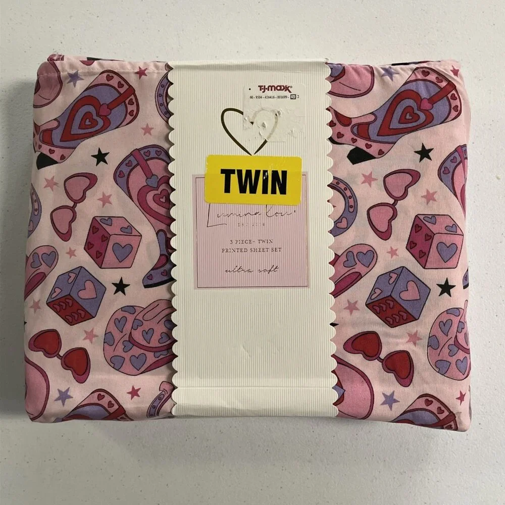 Lumina Lou Twin Sheet‎ Set Pink Hearts Cowboy Boots Hat All Over Print Valentine